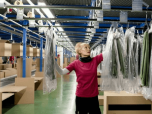 Работа на складе одежды teeal.pl