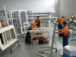 Производство окон и дверей, работа В Польше teeal.pl