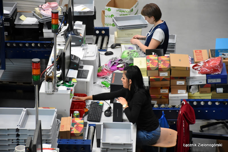 Pracownik magazynu obuwia w Polsce, wakat tiyel