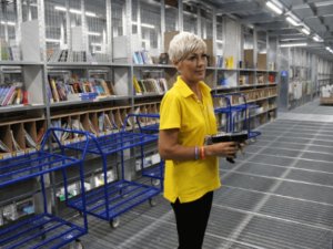 Робота в Польщі, упаковка книг