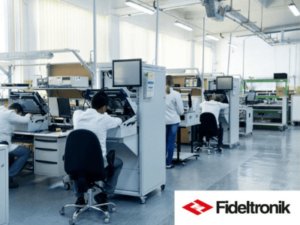 Работник производства FIDELTRONIK