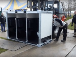 Alpha Mielec Работник на производстве биотуалетов