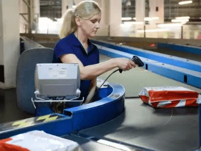 Pracownik magazynu pocztowego, POCZTA POLSKA