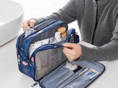 Упаковка косметики в косметички и духов в коробочки, CEI