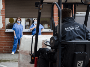 Работа на складе и работа при продукции окон и дверей, KOMSTA (ZEUS)