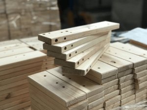 Робота з дерев'яними деталями BAMPTON