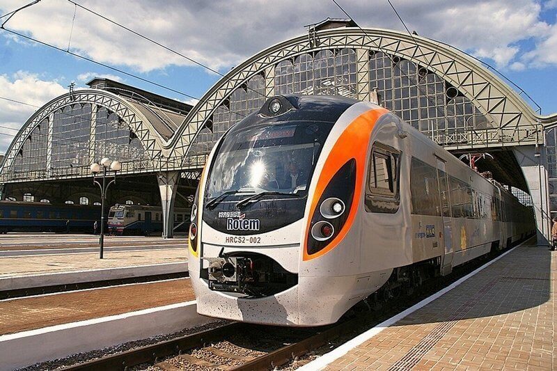 Поїздів з України в Польщу не буде Між Польщею і Україною продовжили заборону на залізничне пасажирське сполучення