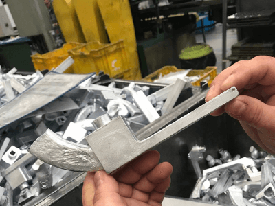 Produkcja sprzętu, AXA