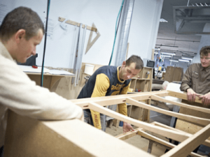 Работа на мебельной фабрике, COM40