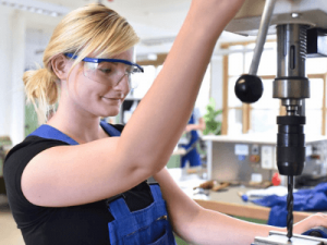 Produkcja okuć okiennych i drzwiowych, WINKHAUS