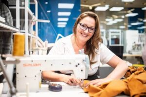 швея в Польщі AUNDE Poland