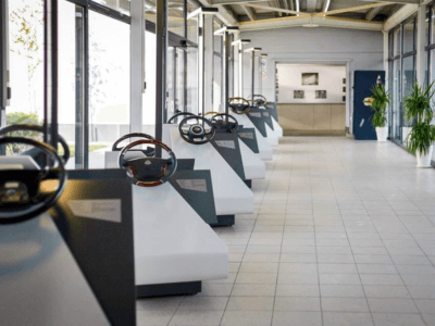 Работник на заводе, JOYSONQUIN AUTOMOTIVE