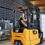 operator wózka widłowego z uprawnieniami UDT