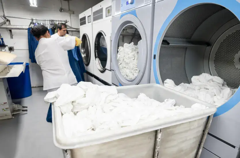 pracownik pralni w Polsce