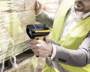 Fiege jest pracownikiem magazynu w sklepie internetowym