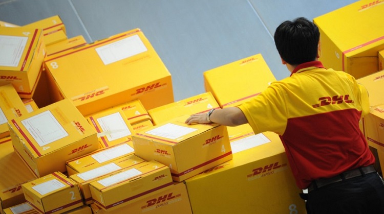DHL Robakowo Працівник складу