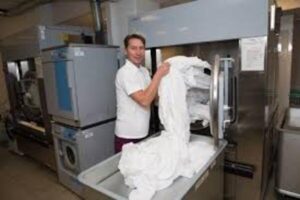 Работник прачечной(Ustroń)