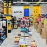 Pracownik magazynu artykułów papierniczych i gospodarstwa domowego 