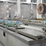 Operator maszyny do produkcji profili PVC