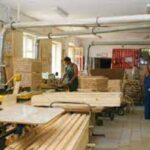 Працівник на підприємство з обробки деревини