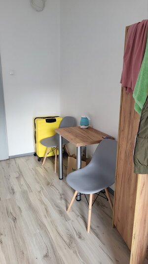 жильё DC11 Inpost Piotrków Trybunalski Працівник складу косметики