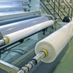 Різноробочий на конвеєрі (виробництво плівки)