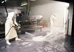 Pracownik myjni produkcyjnej (produkty mięsne)