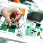 LACROIX Operator do montażu komponentów elektronicznych