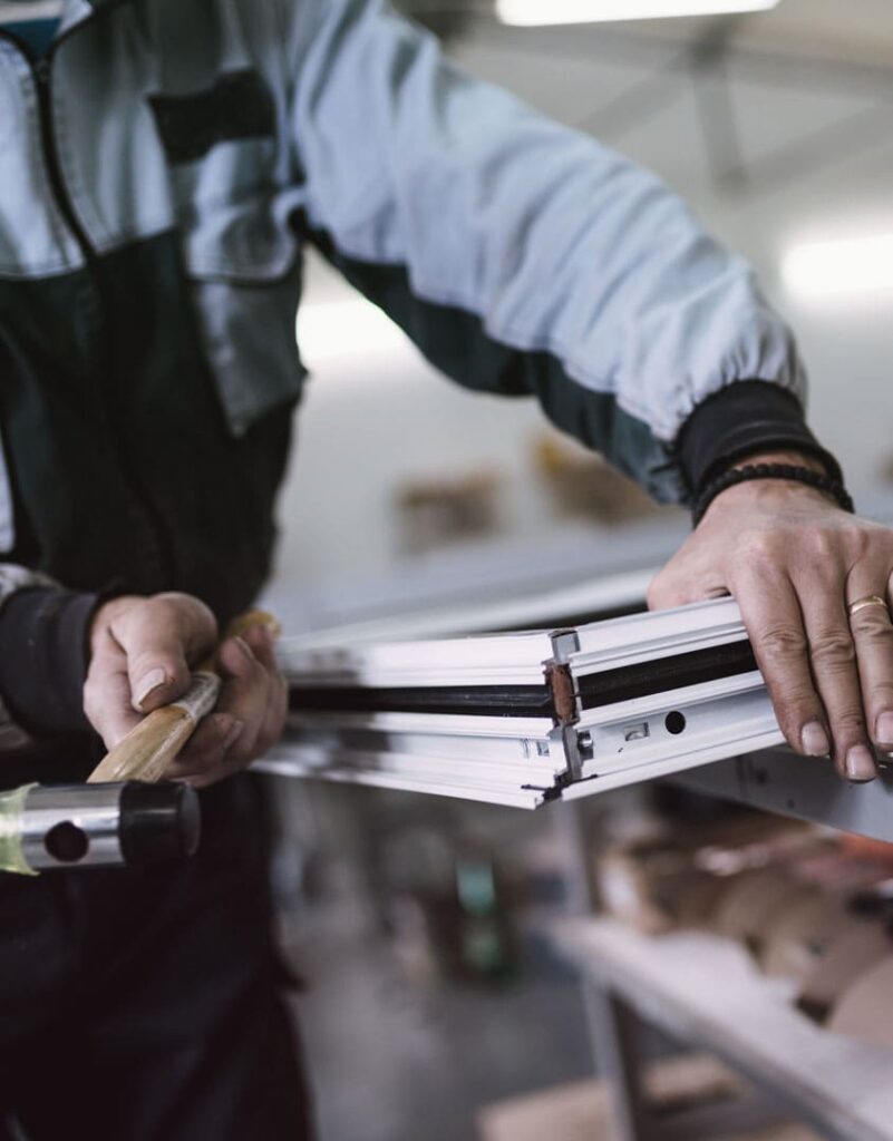 Drutex Складання та пакування пластикових вікон м.Bytów