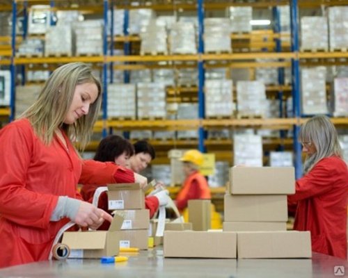 CEWE Kędzierzyn Koźle kompletacja paczek w magazynie