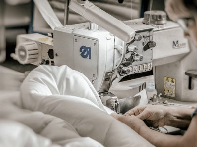 Швеи на производство подушек и одеял