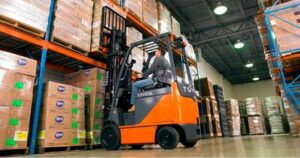 Карщик з UDT на виробництво ласощів для собак