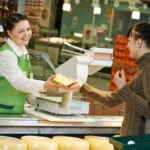 Pracownik supermarketu Biedronka Łada Żyrardów