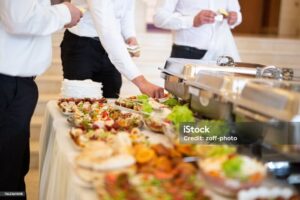 Kelner w hotelu w Mielnie